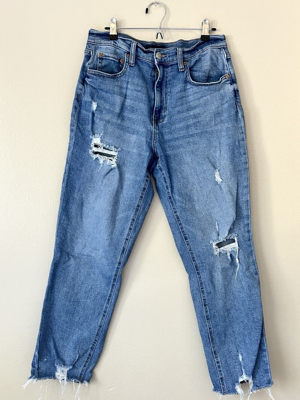 Aeropostale Stretch Mom Jeans Womens 10 Reg Distressed Raw Hem Light Wash Denim